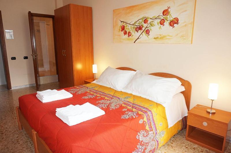 B&B Piazza 300Mila Lecce Extérieur photo