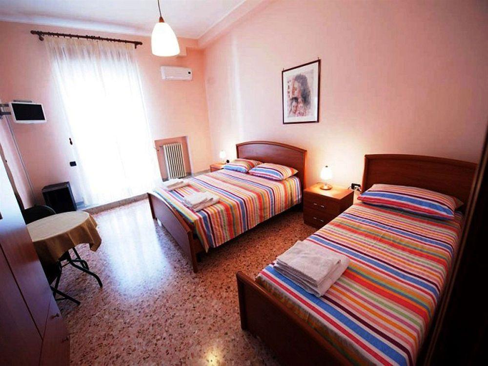 B&B Piazza 300Mila Lecce Extérieur photo