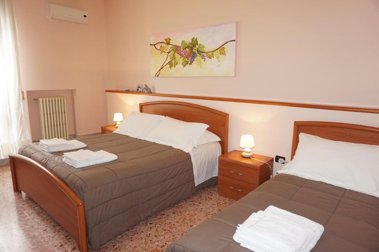 B&B Piazza 300Mila Lecce Extérieur photo